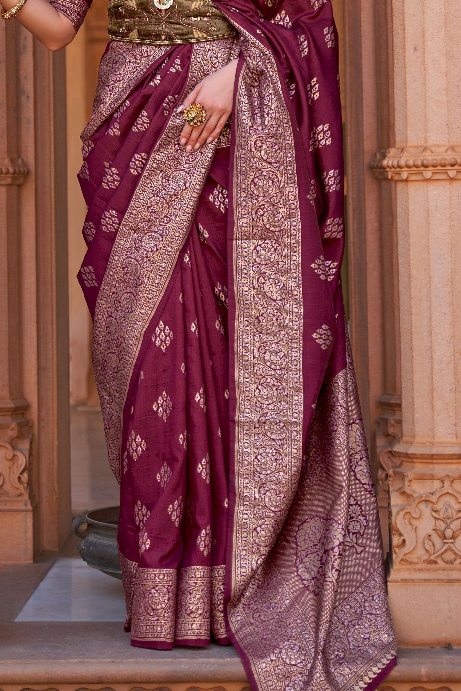 wine-banarasi-silk-saree-zb130835_3_SareeButa.com