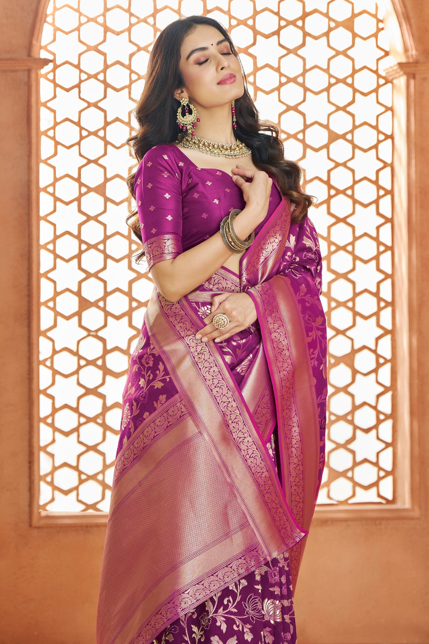 wine-banarasi-silk-saree-zb132757_3_SareeButa.com