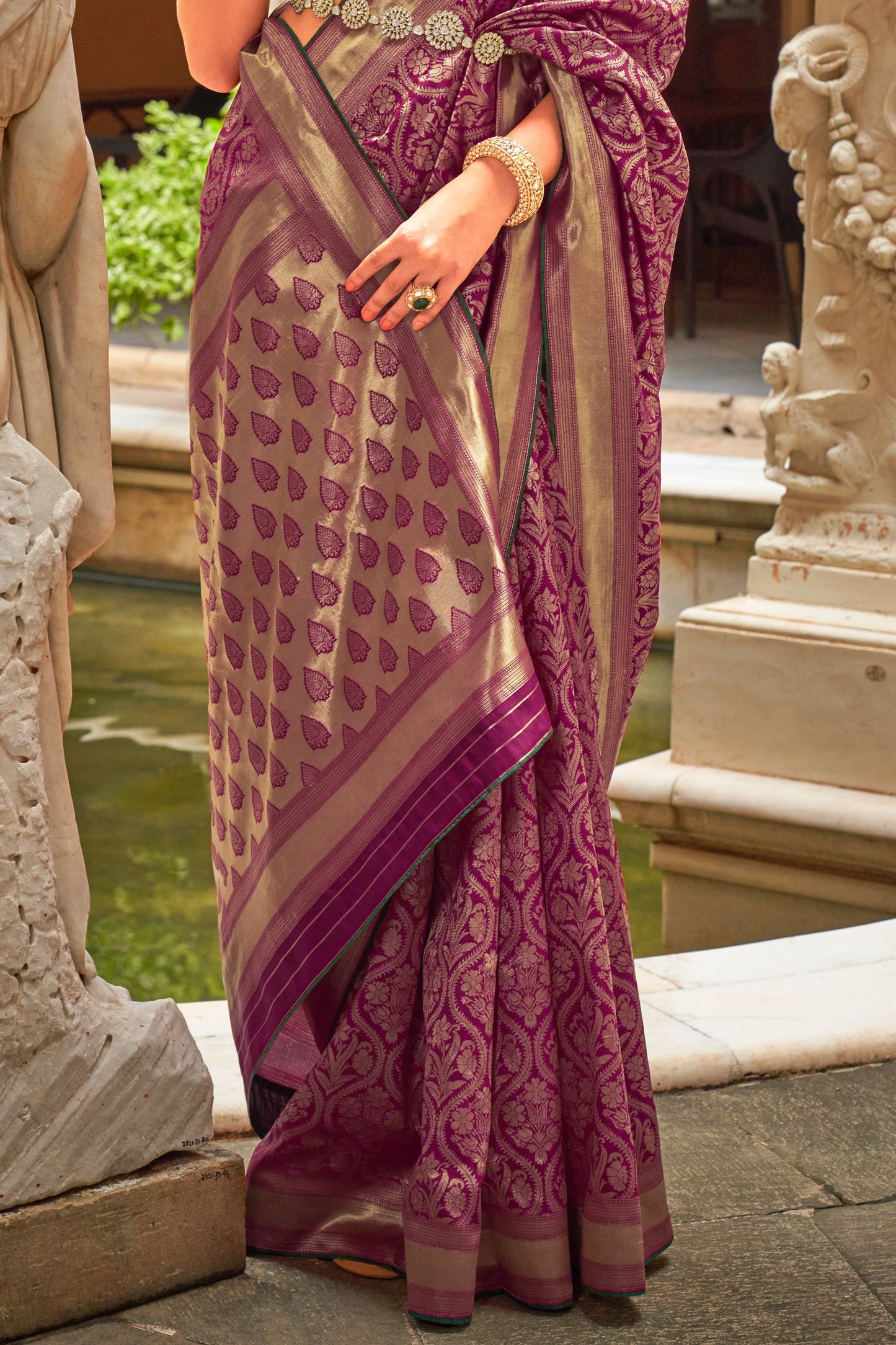 wine-printed-silk-saree-zb132498_4_SareeButa.com