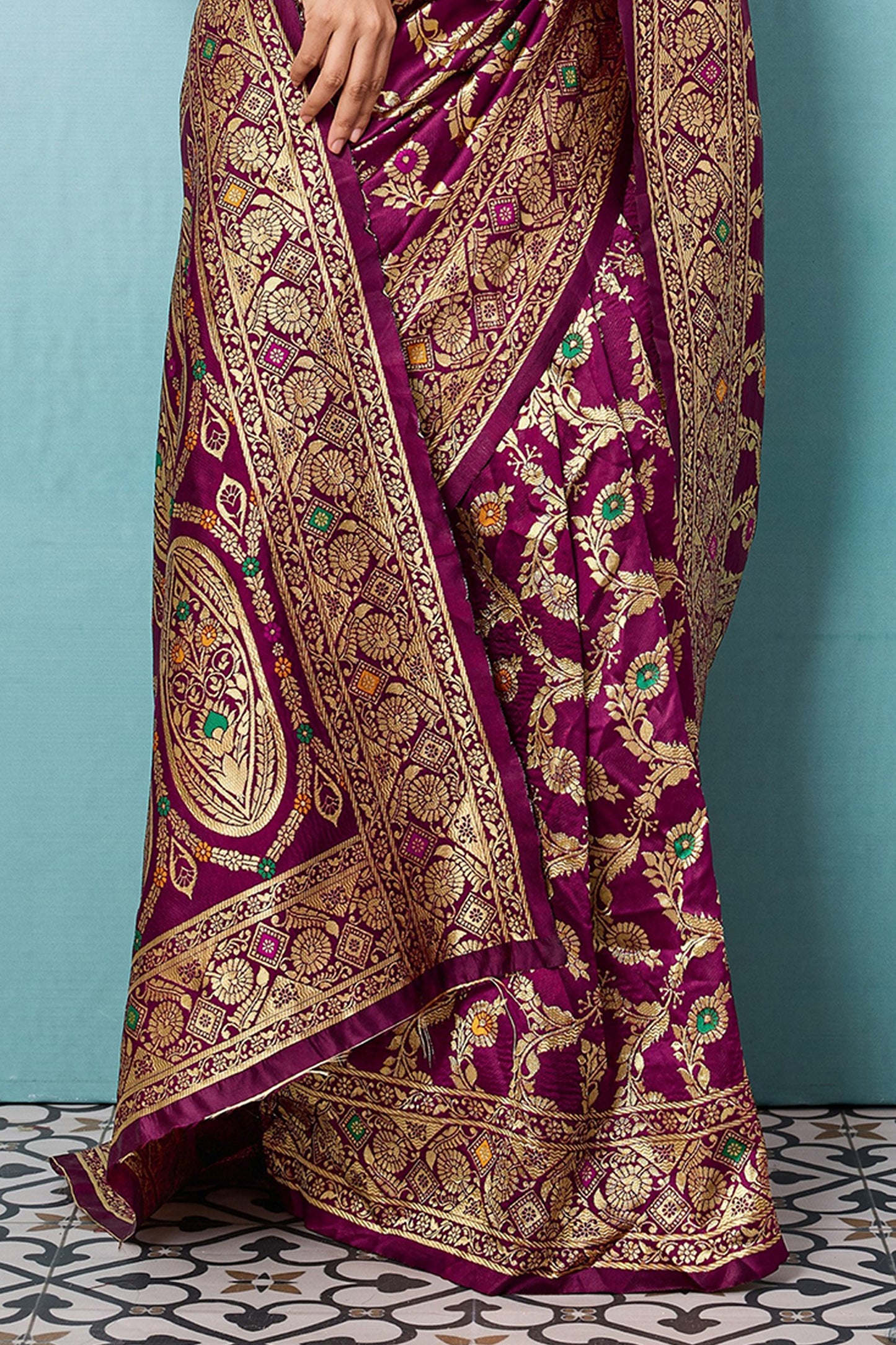 Wine Woven Banarasi Silk Saree-SAR12564_5_SareeButa.com