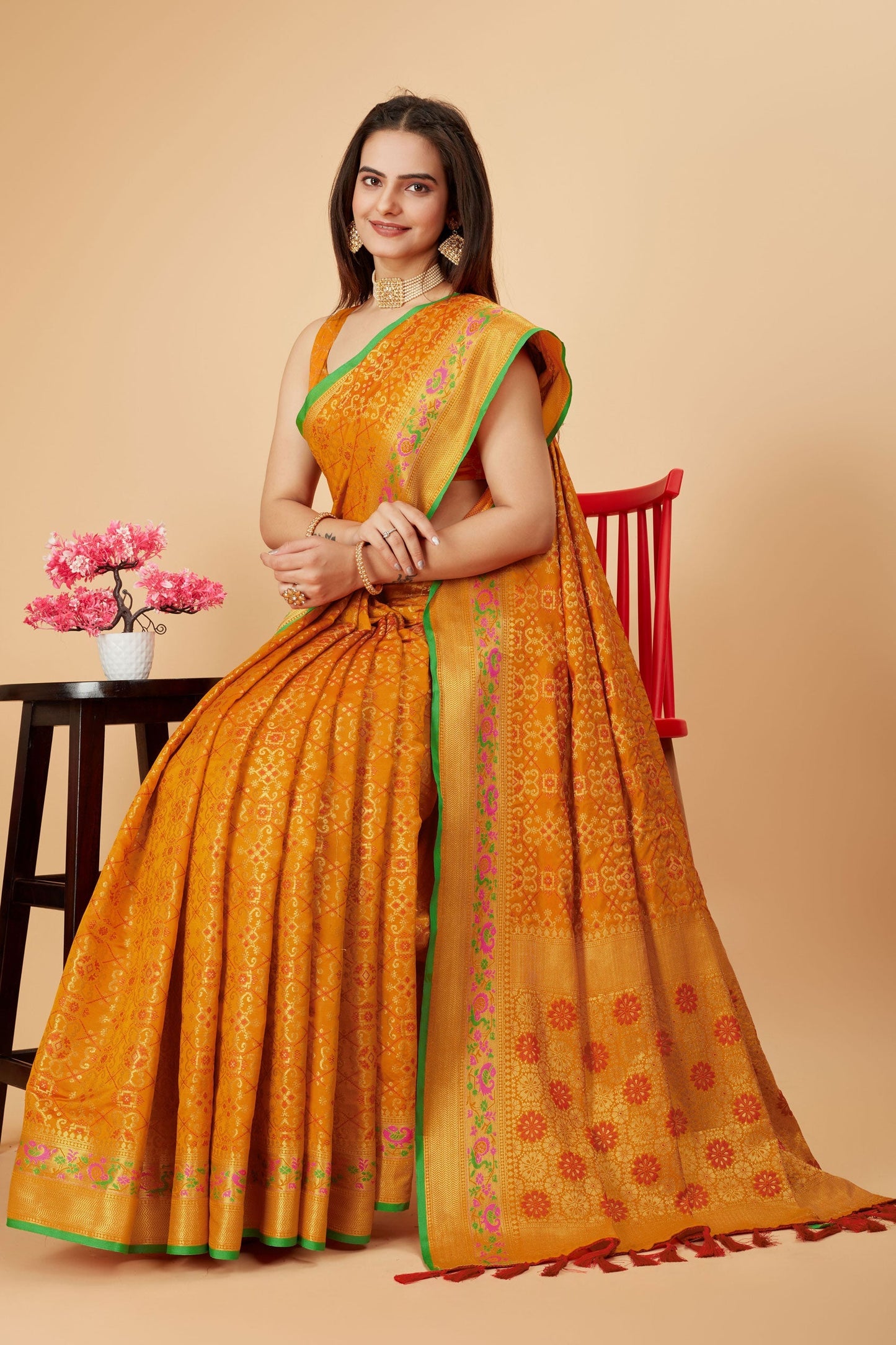 yellow-patola-silk-saree-zb130500_2_SareeButa.com