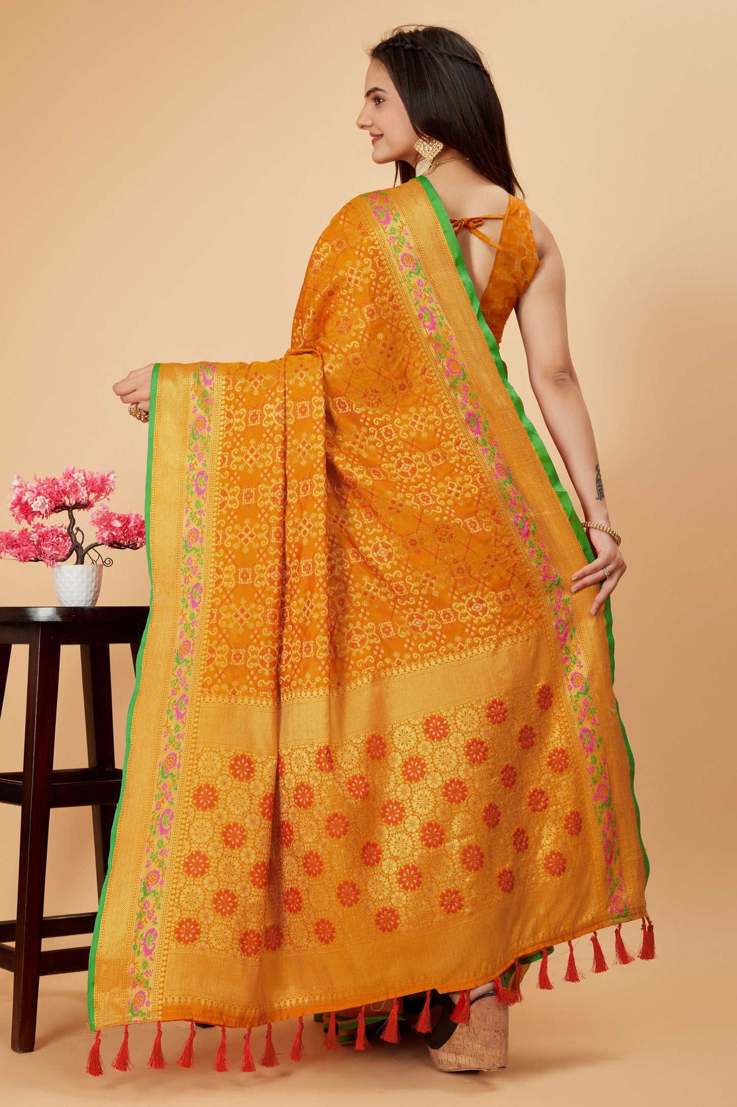 yellow-patola-silk-saree-zb130500_3_SareeButa.com