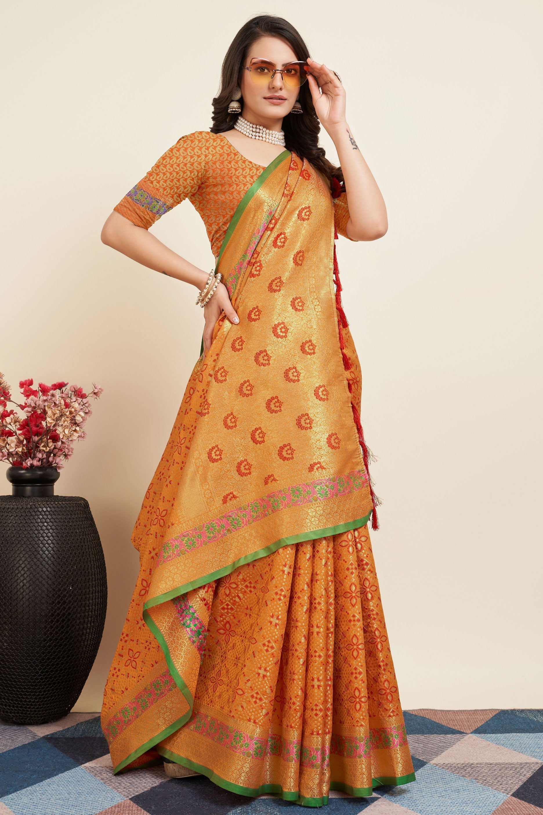 yellow-patola-silk-saree-zb130532_3_SareeButa.com