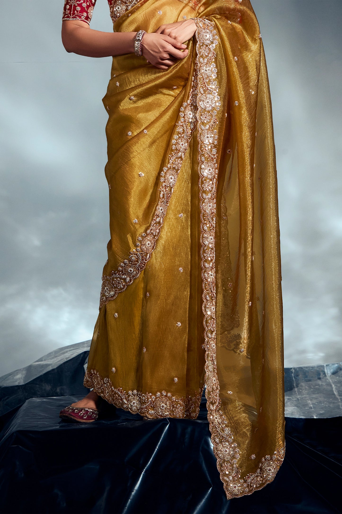 yellow-embroidered-tissue-silk-saree-sar10215_6_Sareebuta.com