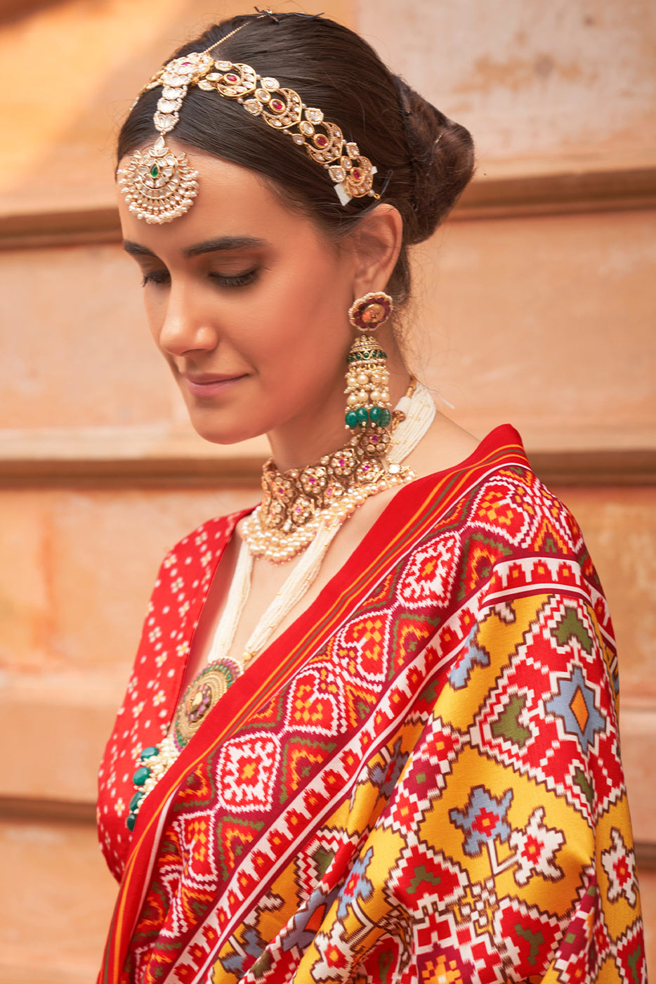 yellow-printed-patola-silk-saree-zb133624_7_Sareebuta.com