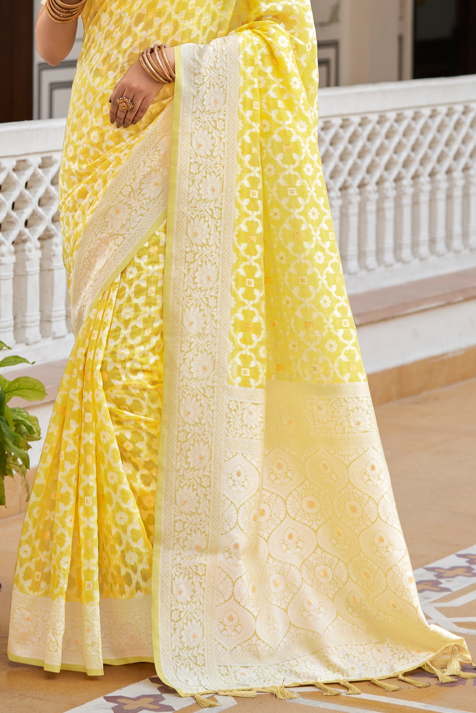 yellow-woven-cotton-saree-zb132454_4_SareeButa.com