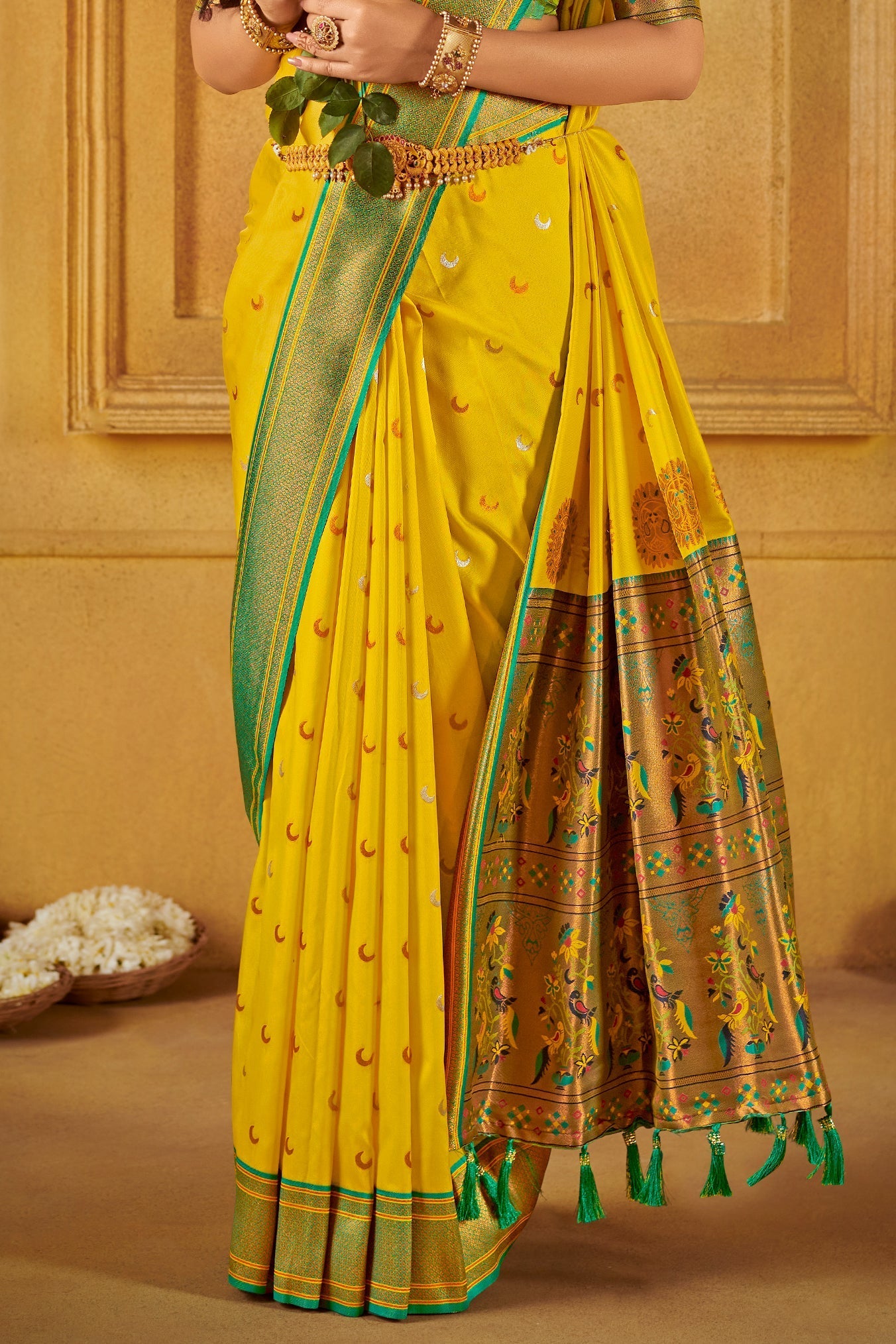 yellow-silk-paithani-saree-zb132141_3_SareeButa.com