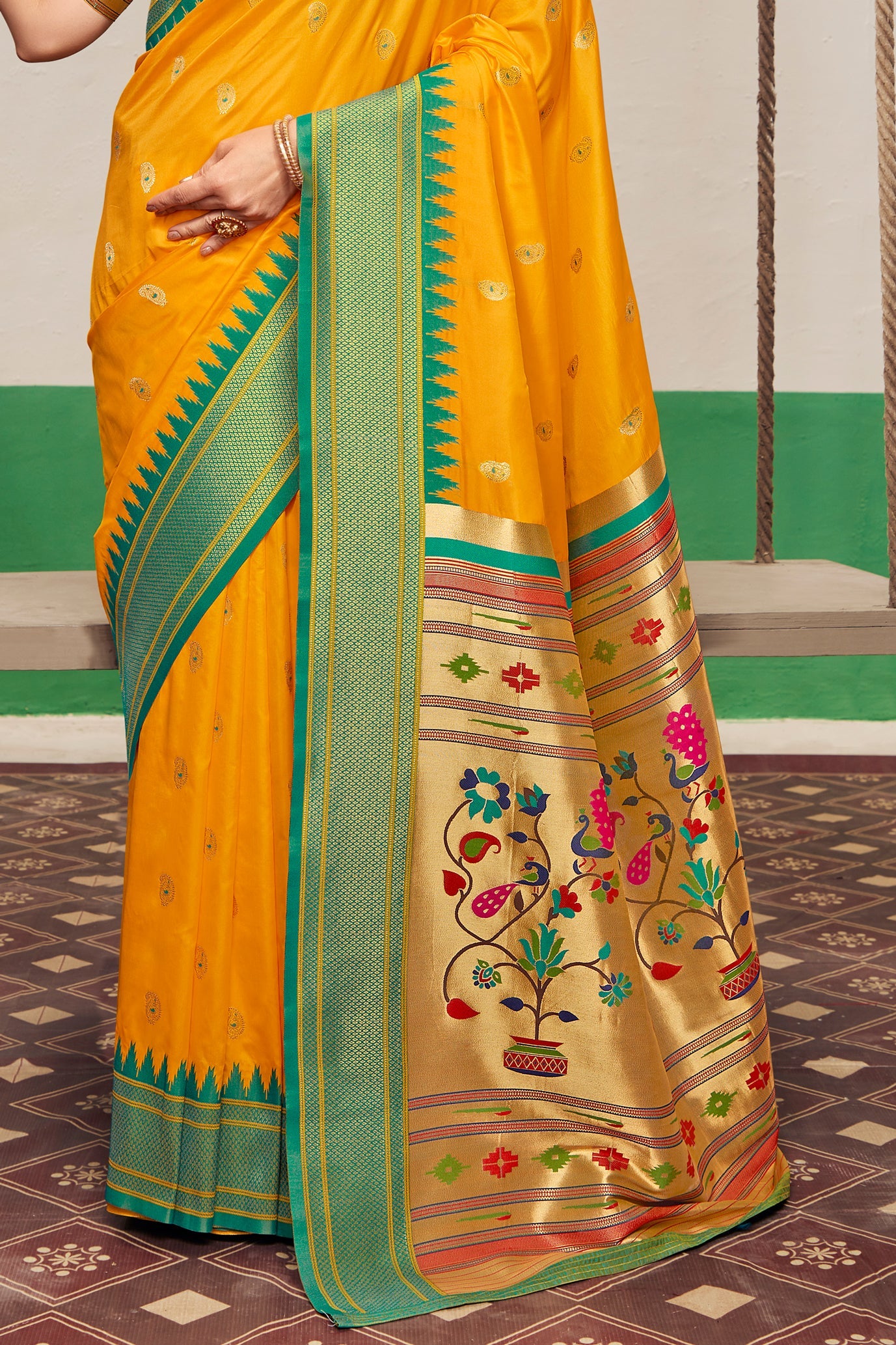 Yellow Silk Paithani Saree-ZB132420_4