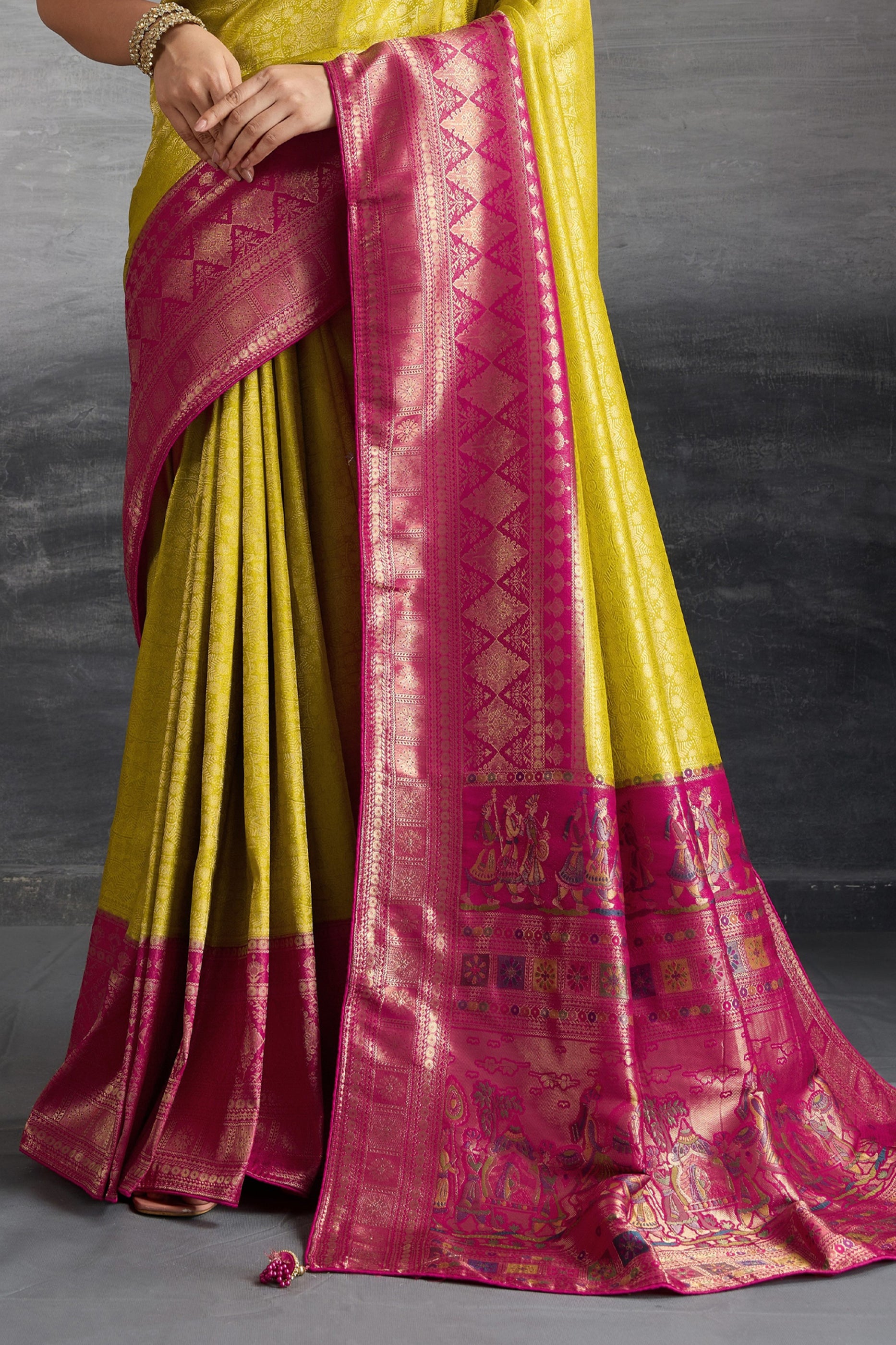 yellow-woven-kanjivaram-silk-saree-sar10483_6_Sareebuta.com